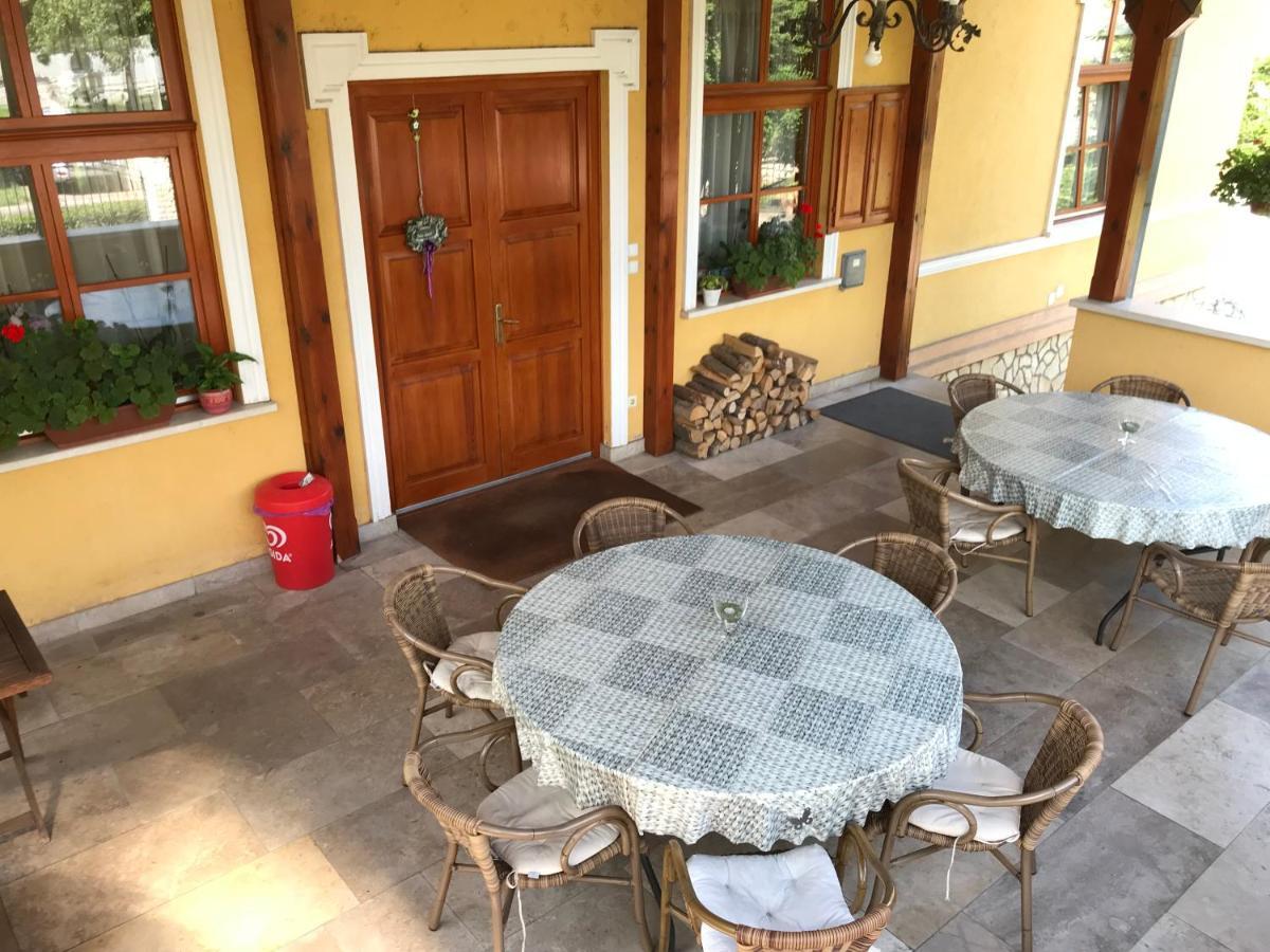 Hôtel Szent Istvan Fogado à Nagymaros Extérieur photo